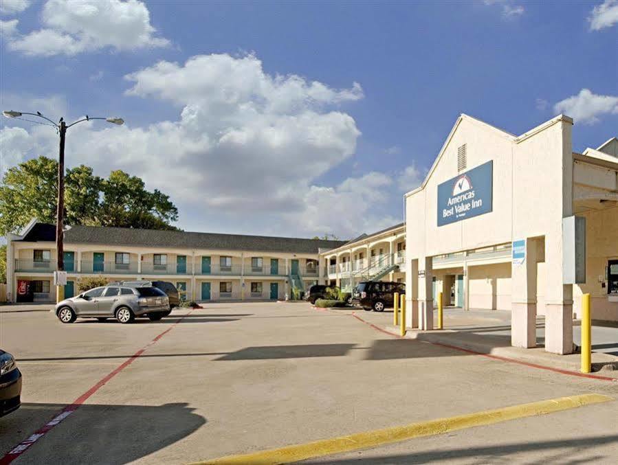Americas Best Value Inn Mckinney Bagian luar foto
