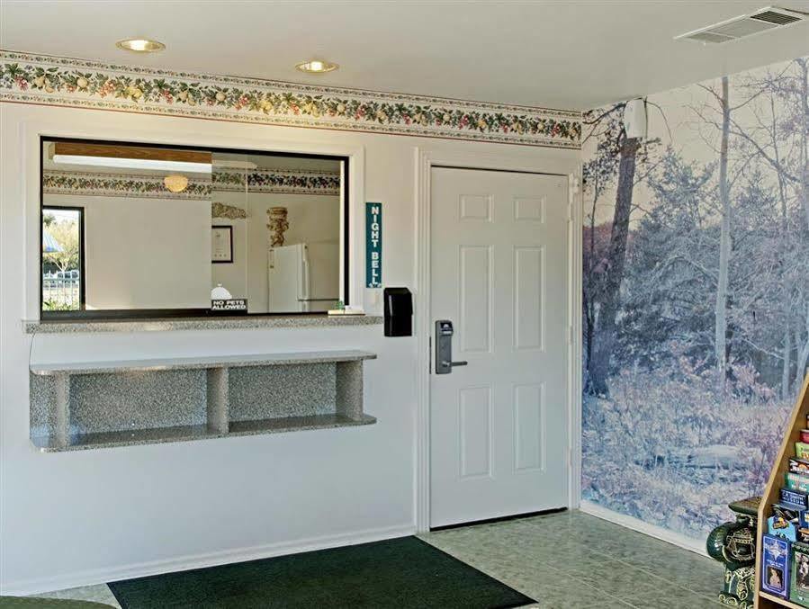 Americas Best Value Inn Mckinney Bagian luar foto